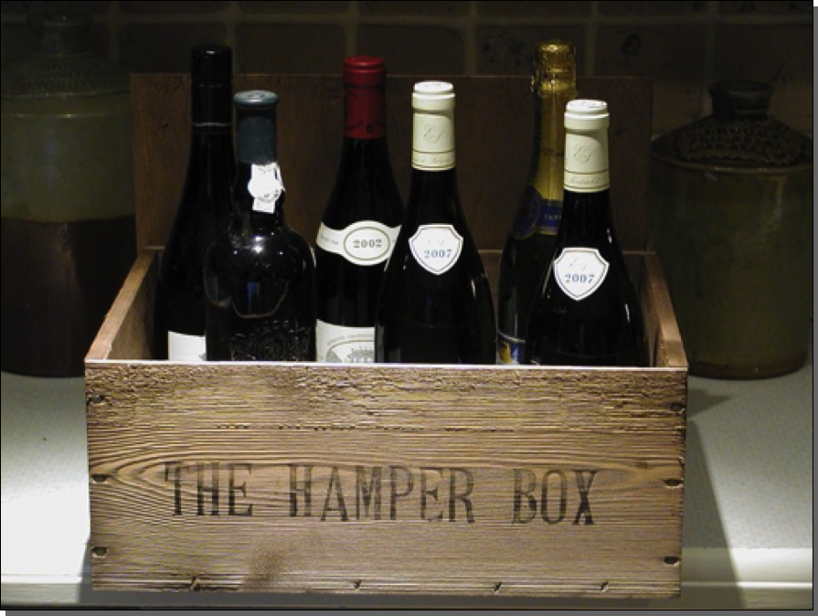 Small hamper box with lid

